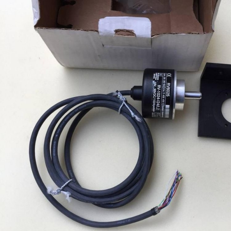 II0006德国易福门IFM 电感式接近开关