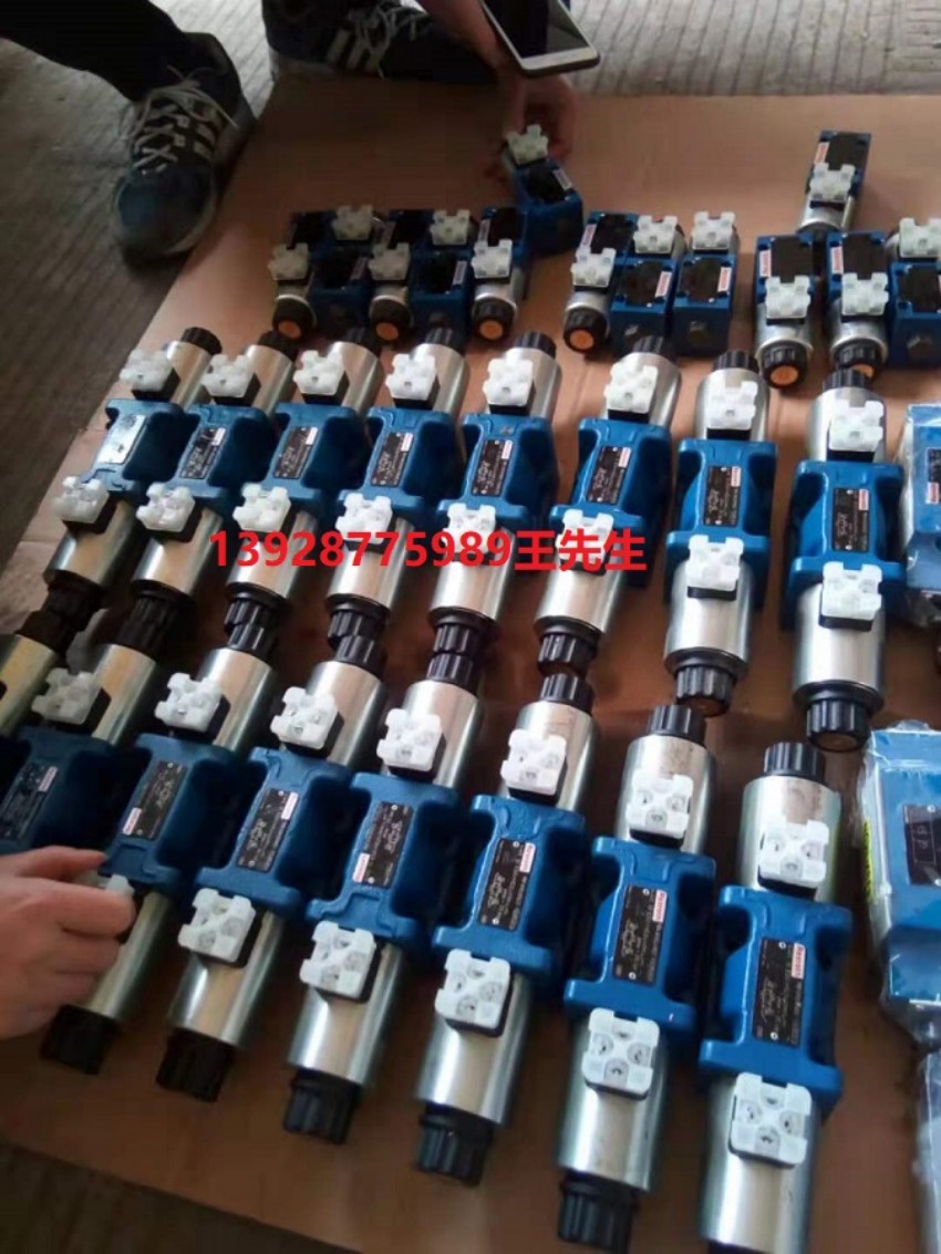  rexroth力士乐柱塞泵 A10VO18ER71/53R-VRC12K52P 