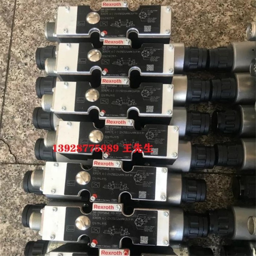  力士乐柱塞泵A10VS0100DRS/32R-VPB22U99